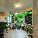Light Filled Grand Family With Return Veranda