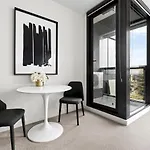 Luxuria Apartments - Fulton Lane