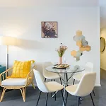 Ultimate Comfort Gem In St Kilda 301