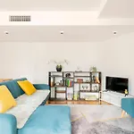 Luxury 3-Storey Loft With Free Parking On Premises