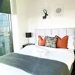 Amazing 2 Bedroom Apartment With Great Views