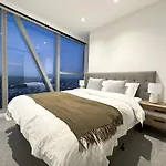 Melbourne Cbd Apt With Free Car Park Ocean View