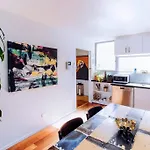 Townhouse Close To Tennis & Mcg With Free Parking