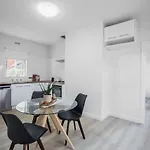 Cheerful 2-Bedroom Home In Moonee Ponds