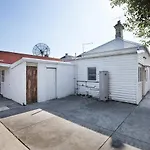Cheerful 2-Bedroom Home In Moonee Ponds
