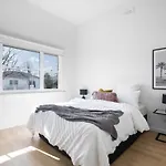 Cheerful 2-Bedroom Home In Moonee Ponds