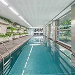 Eclectic 1-Bed Apartment With Pool And Gym