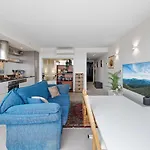 Eclectic 1-Bed Apartment With Pool And Gym