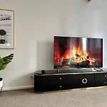 Stylish Southbank Apartment Plus Free Parking For 2 Cars