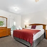 Kensington Escape - Balcony, Bbq And Parking