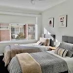 Large Two Bedroom Apartment In Glen Iris