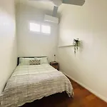 Entire Contemporary Home In Ascot Vale