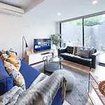Pride Bentleigh Apartment With Private Garden