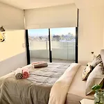 Shared Homestay Tranquil Art Deco Private Room With Private Bathroom In Brunswick