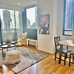Contemporary 2-Bed Apartment In Melbourne Cbd