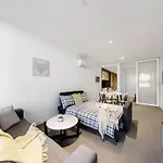 A Homely Apt Near To The Grand Prix Free Parking