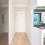 Luxury Apartment In Melbourne