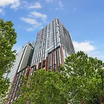 For Students Only - Prime Living At Victoria Market Studios In Melbourne