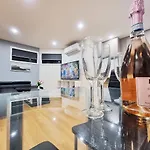 Rosie Townhouse - Modern And Comfortable Home