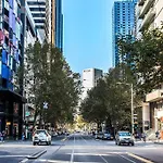Lovely 2 Bed Apartment In Melbourne Cbd