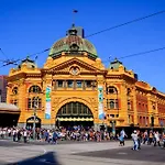 Lovely 2 Bed Apartment In Melbourne Cbd