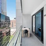 Cbd Serenity With Luxury Rooftop Pool And Parking