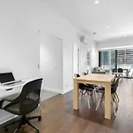 Cbd Serenity With Luxury Rooftop Pool And Parking