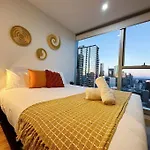 City Skyrise View 2Br Southern Cross