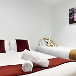 City Skyrise View 2Br Southern Cross