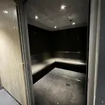 City Central Location, Parking And 2 Bed Apartment