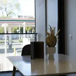 Lovely 1 Bedroom Apt + Free Parking