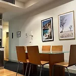 Spacious, Central 2 Qb Melbourne Cbd Apt Near Flinders Stn, Town Hall