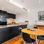 Sky Way On 10Th - A Sleek Balcony Pad With Parking