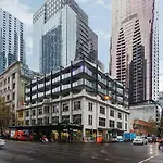 The Nook - A Prime Location To Explore Melbourne