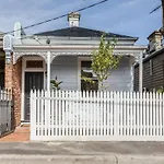 Sun-Soaked Luxury Terrace Minutes From The Mcg