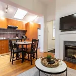 A Carlton Classic - Quaint Inner-City Getaway