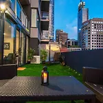 Lux 3Br Bourke St Sub-Penthouse: Amazing Terrace