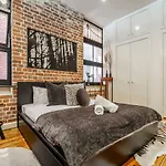 Collingwood Creative - Timeless Warehouse Loft