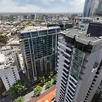 Stylish Studio On 28Th Floor With Panoramic Views