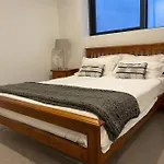 Lovely 1Bd Condo With Free Parking City View