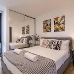 Panoramic Views 2Br With Pool And Free Carpark