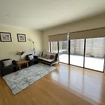 Spacious & Sunny 2Br With Garage,11 Min To Airport