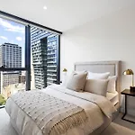 Luxuria Apartments - Collins House