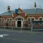 A Comfy & Cozy Apt In Clifton Hill Free Parking