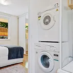 Snug St Kilda Apartment With Private Courtyard