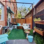 Snug St Kilda Apartment With Private Courtyard