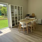 Rodonia - Cottage In Kew