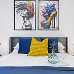 South Yarra Sleek: Urban Pad