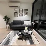 Free Parking Private Room In Docklands - Amazing View - Shared Washroom - Homestay With Host