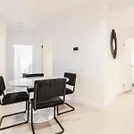 Brand New Apt In Best Cbd Area! 71Sqm, Green View